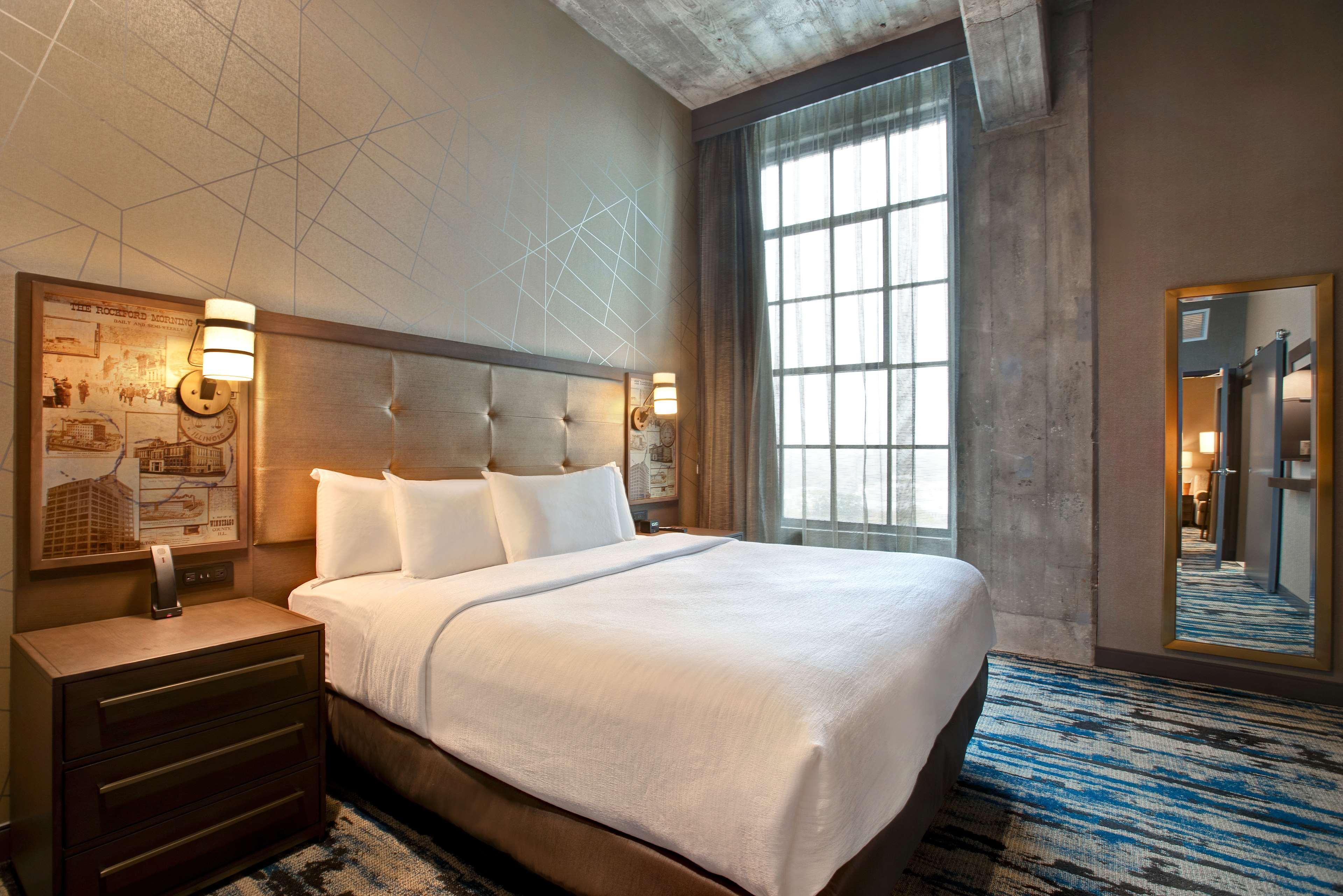 Embassy Suites By Hilton Rockford Riverfront Esterno foto