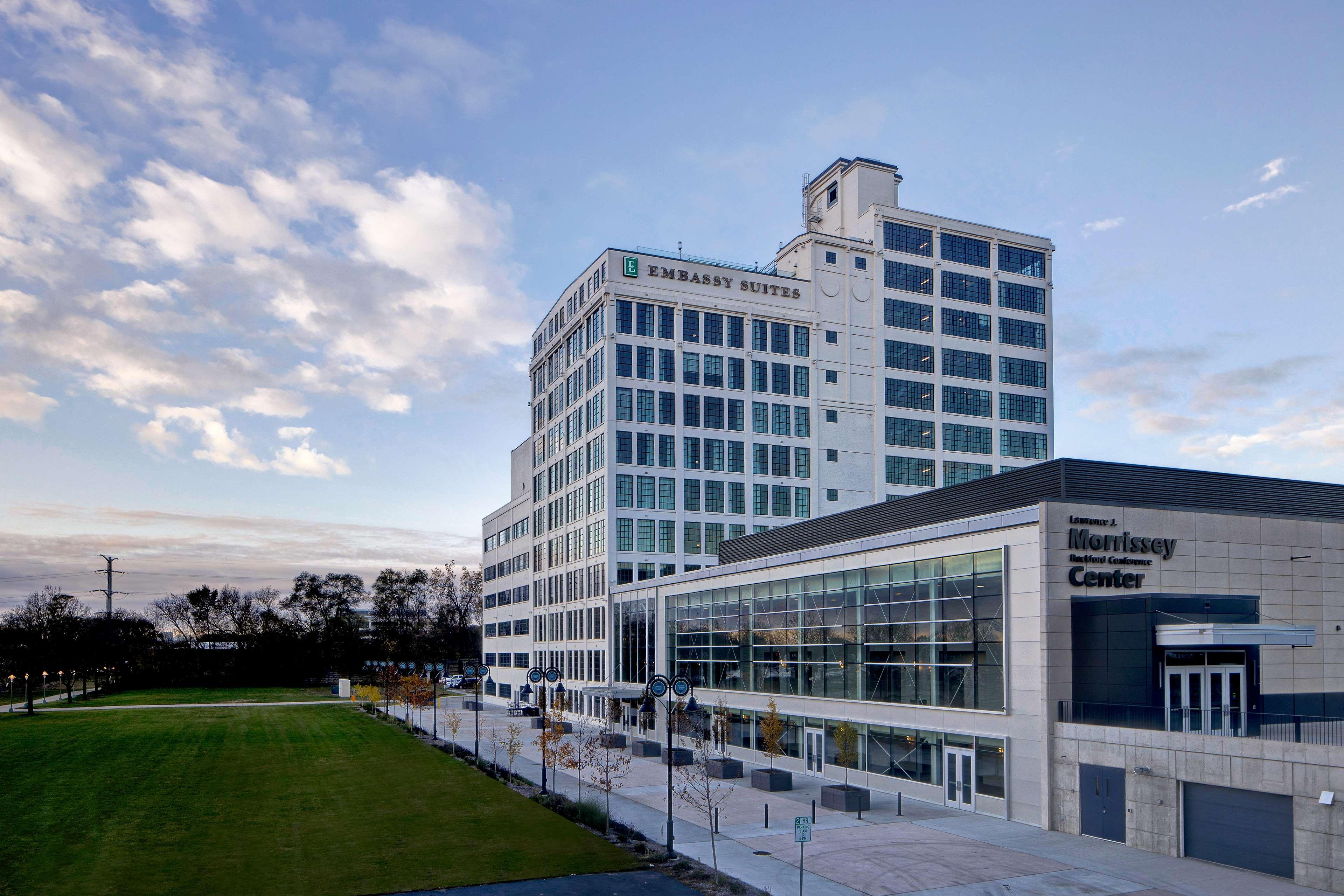 Embassy Suites By Hilton Rockford Riverfront Esterno foto