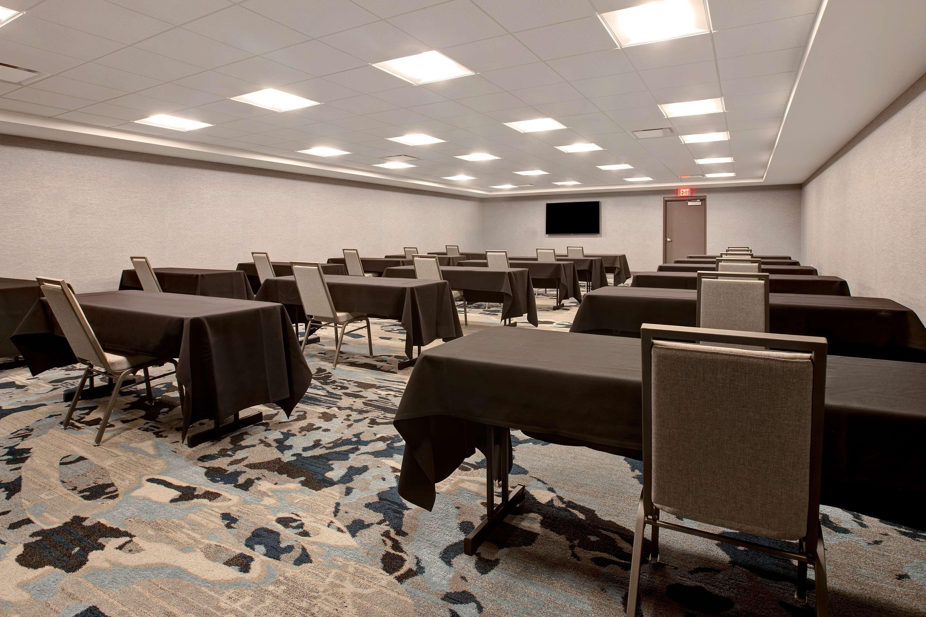 Embassy Suites By Hilton Rockford Riverfront Esterno foto