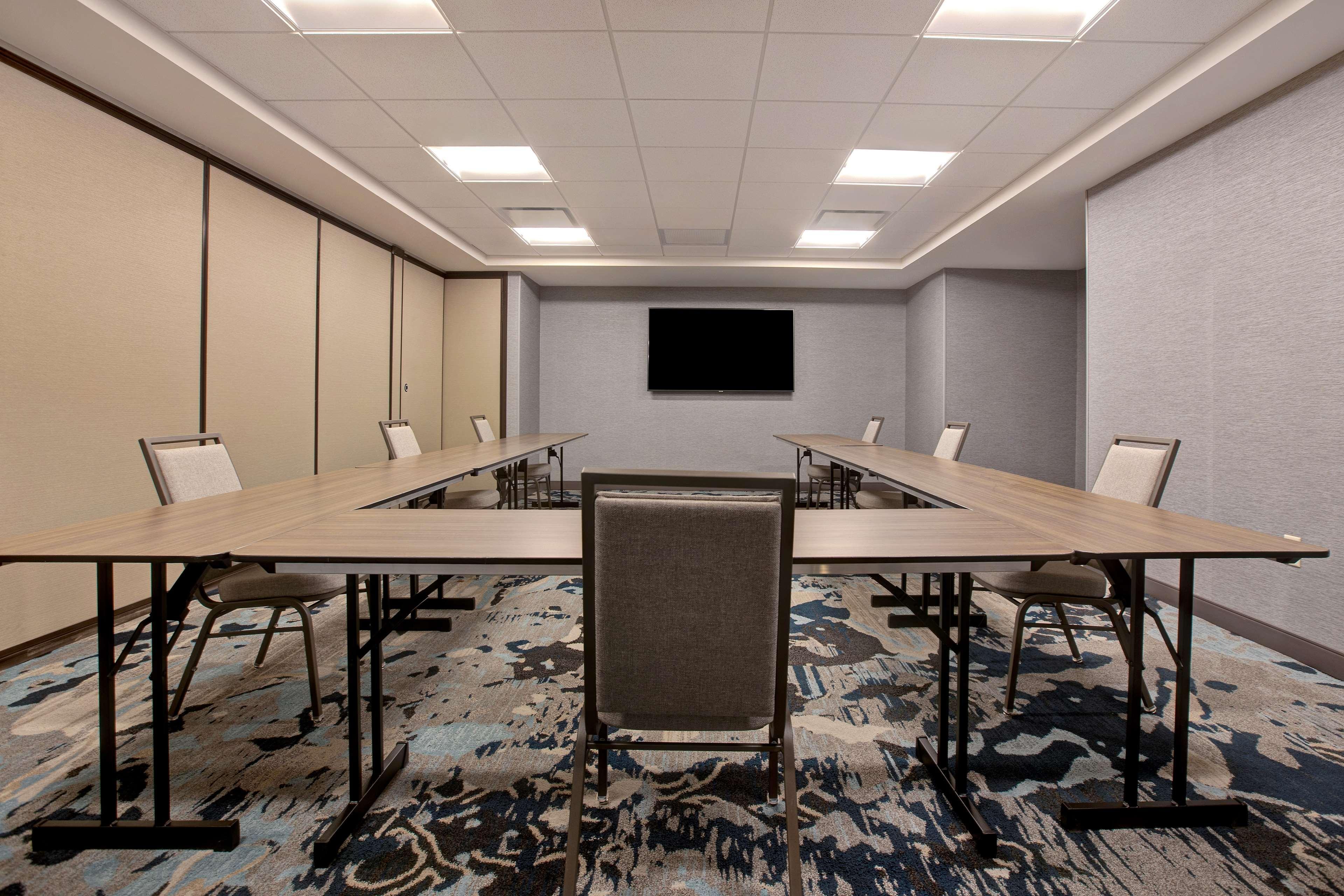 Embassy Suites By Hilton Rockford Riverfront Esterno foto