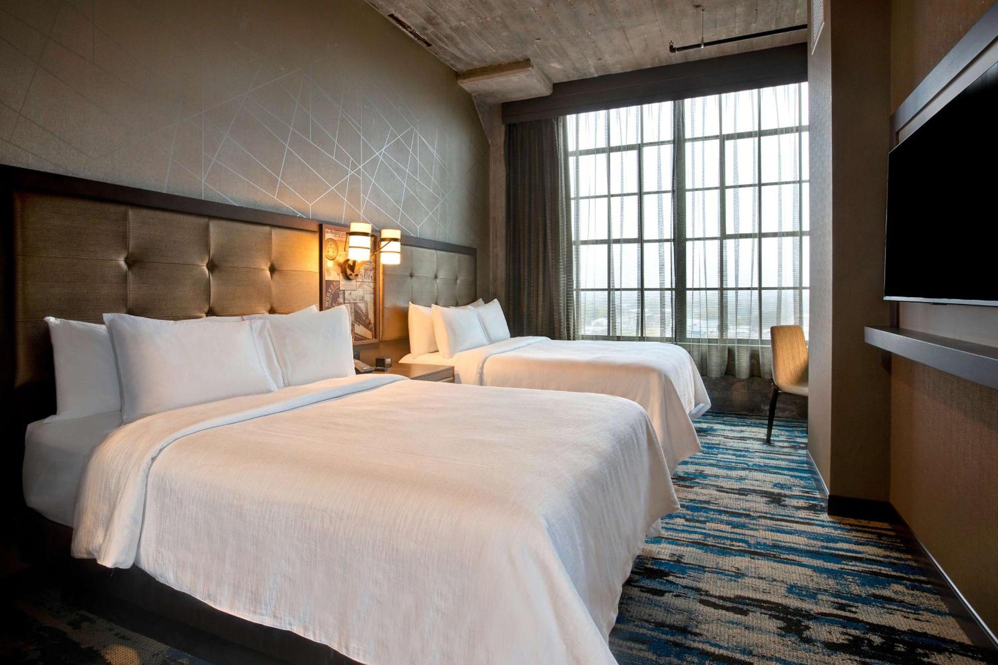 Embassy Suites By Hilton Rockford Riverfront Esterno foto