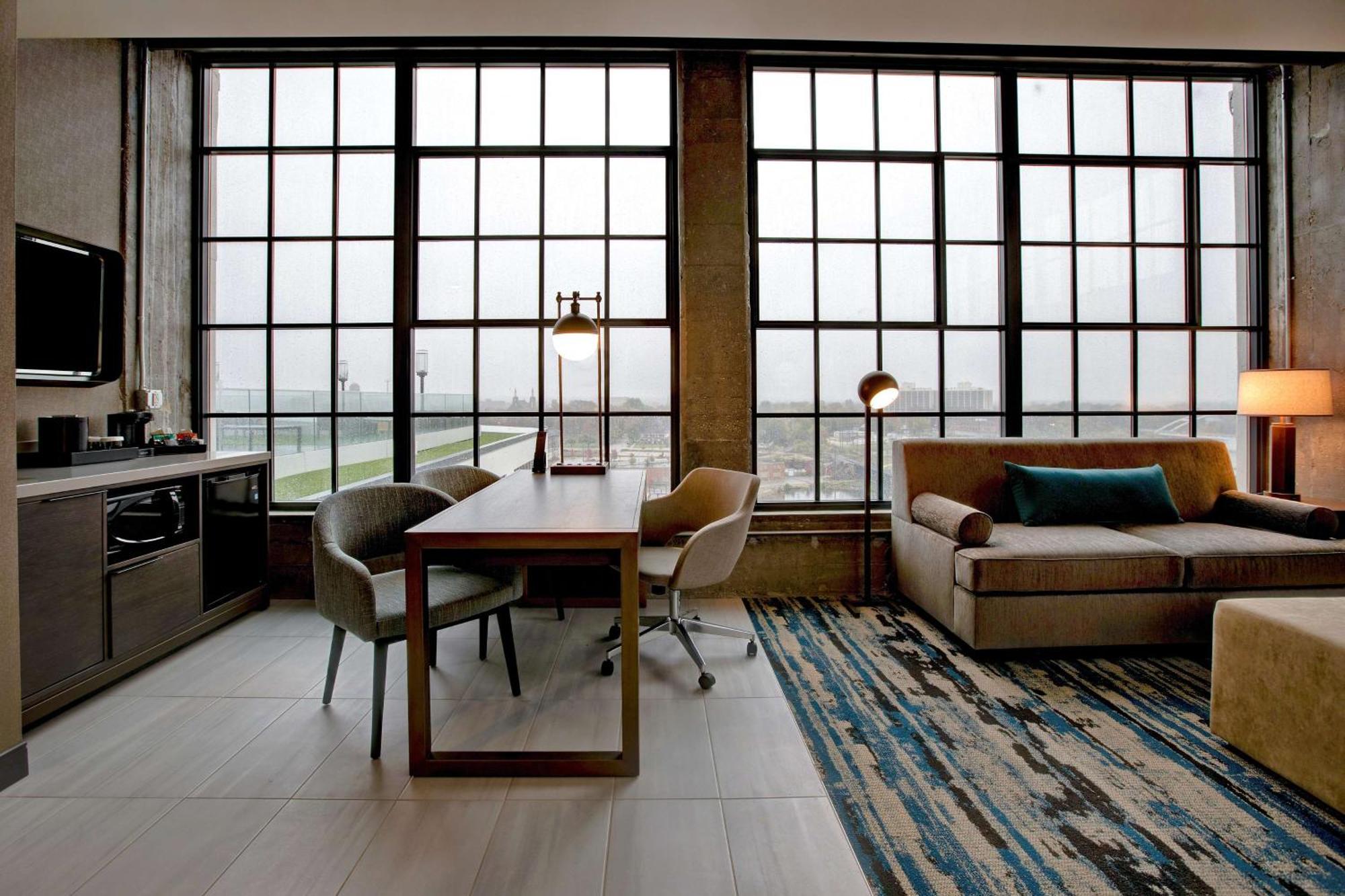 Embassy Suites By Hilton Rockford Riverfront Esterno foto