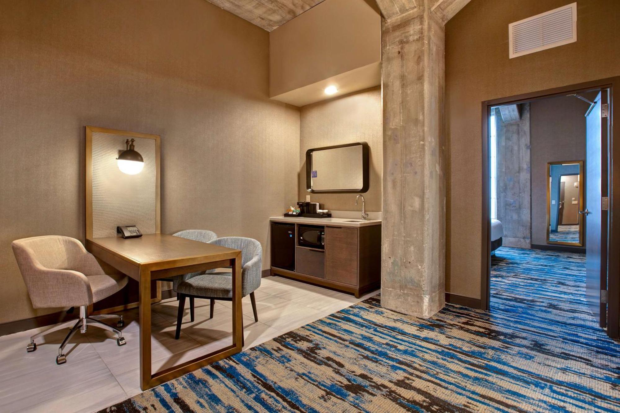 Embassy Suites By Hilton Rockford Riverfront Esterno foto